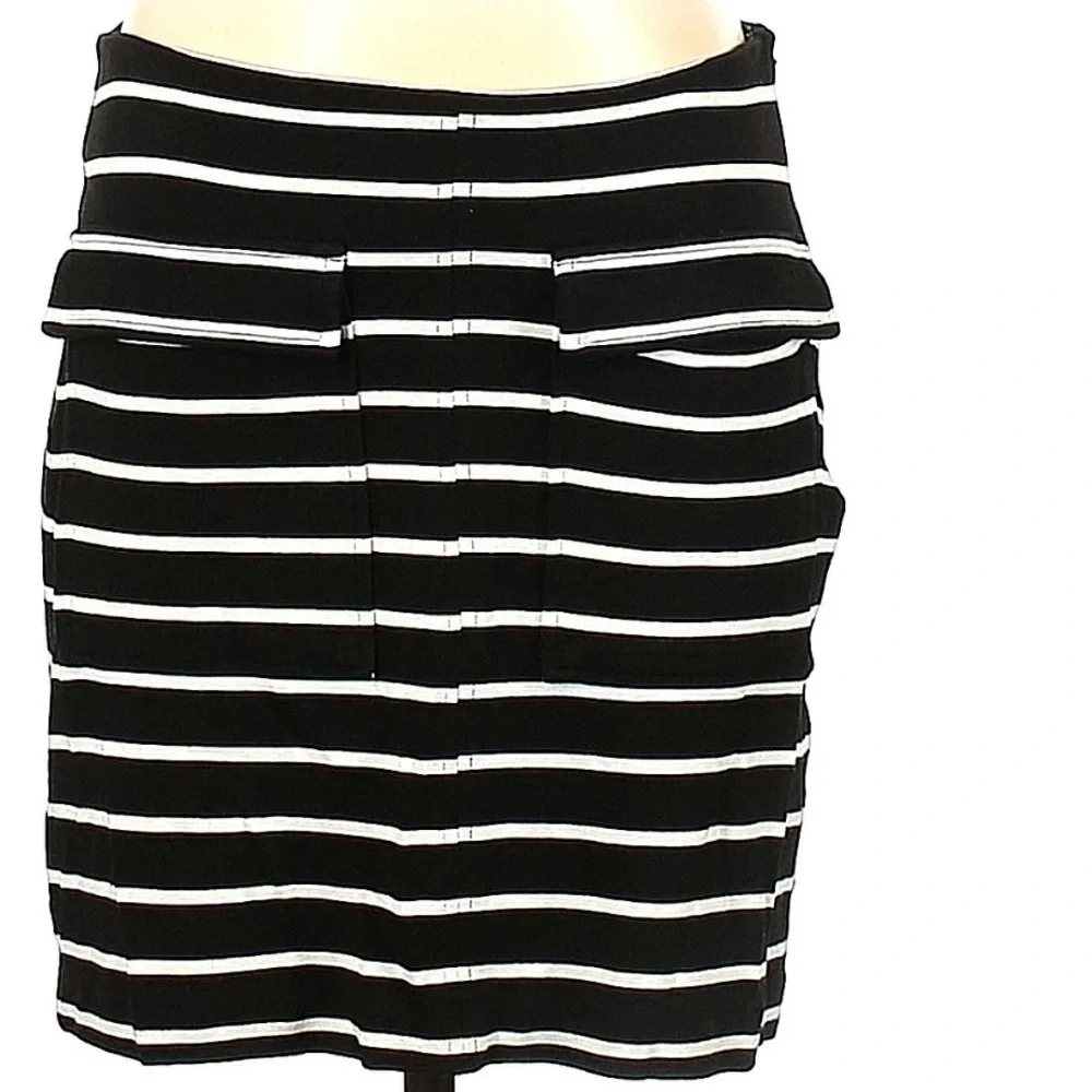 Banana Republic black and white stripped skirt